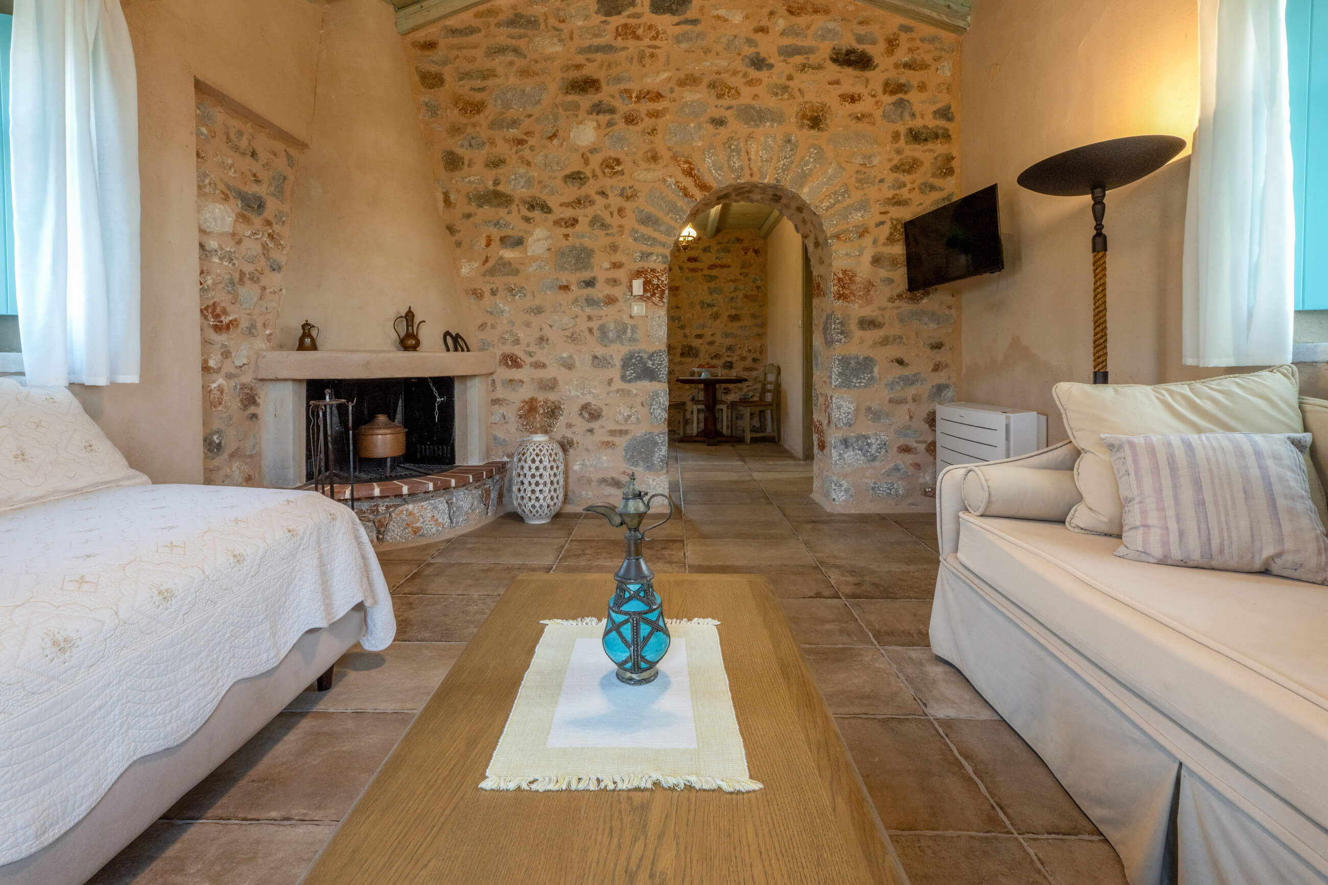 One-Bedroom Apartment with Fireplace and Sea View