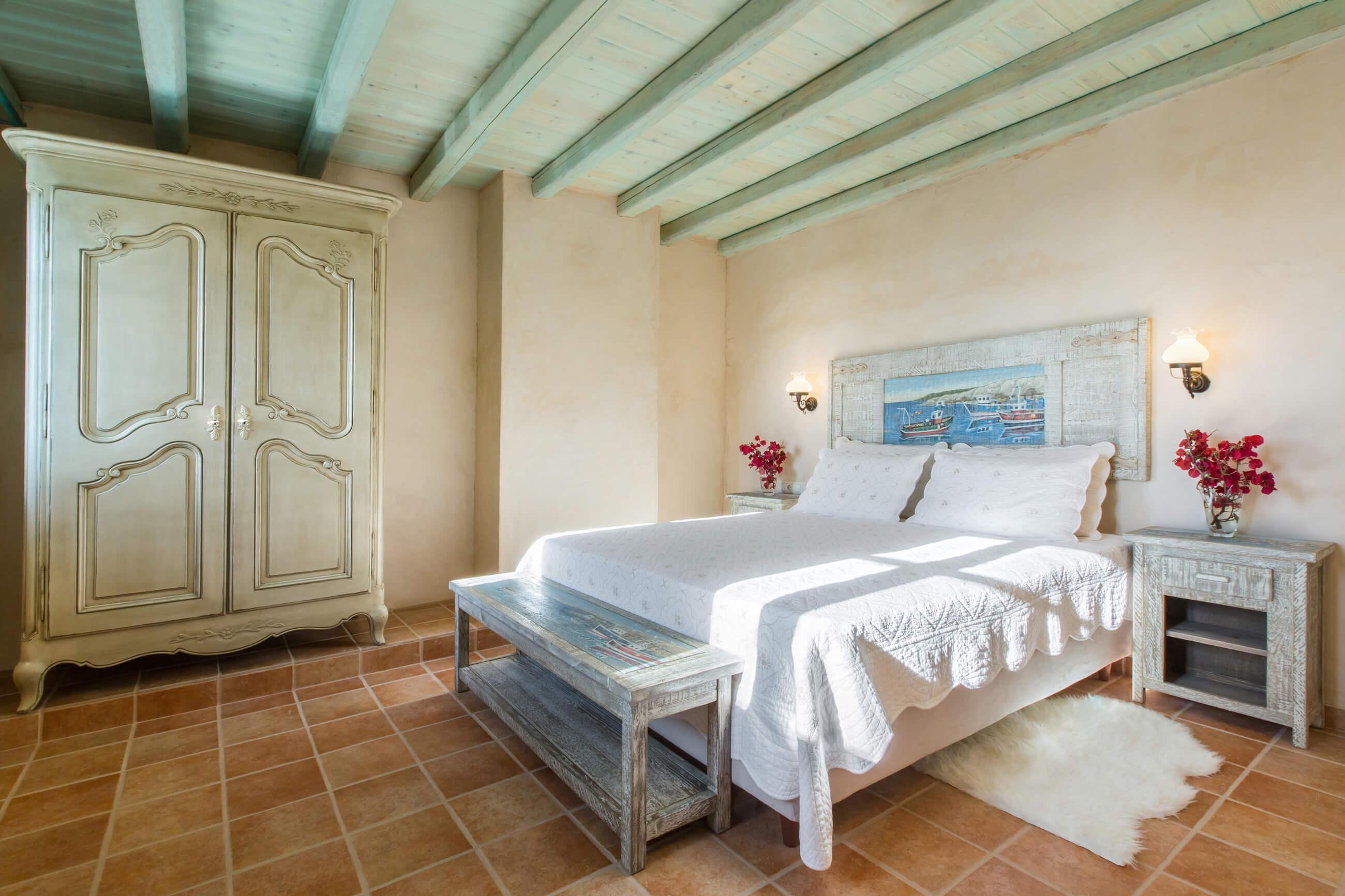 One-Bedroom Apartment with Fireplace and Sea View