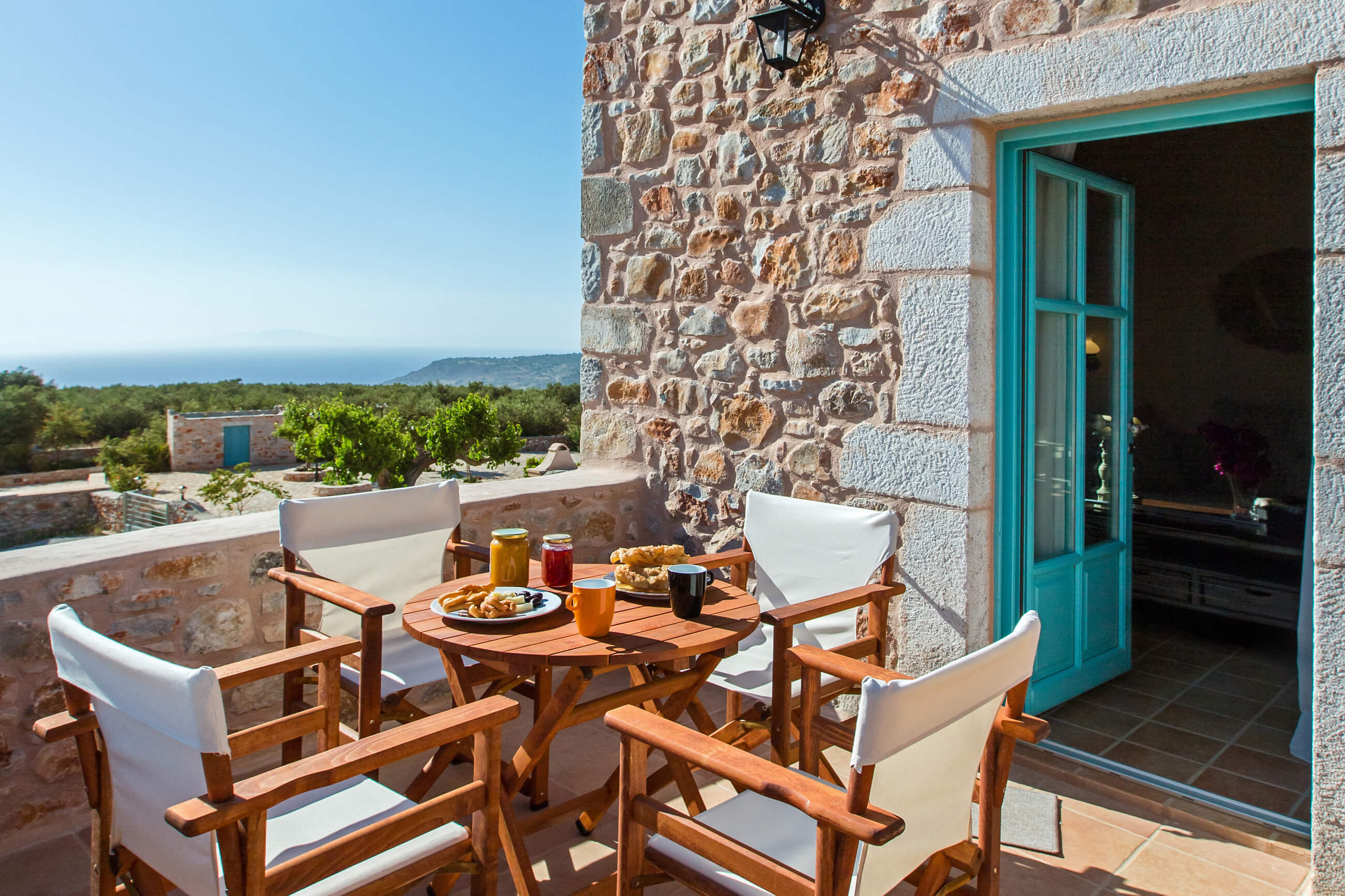 One-Bedroom Apartment with Fireplace and Sea View