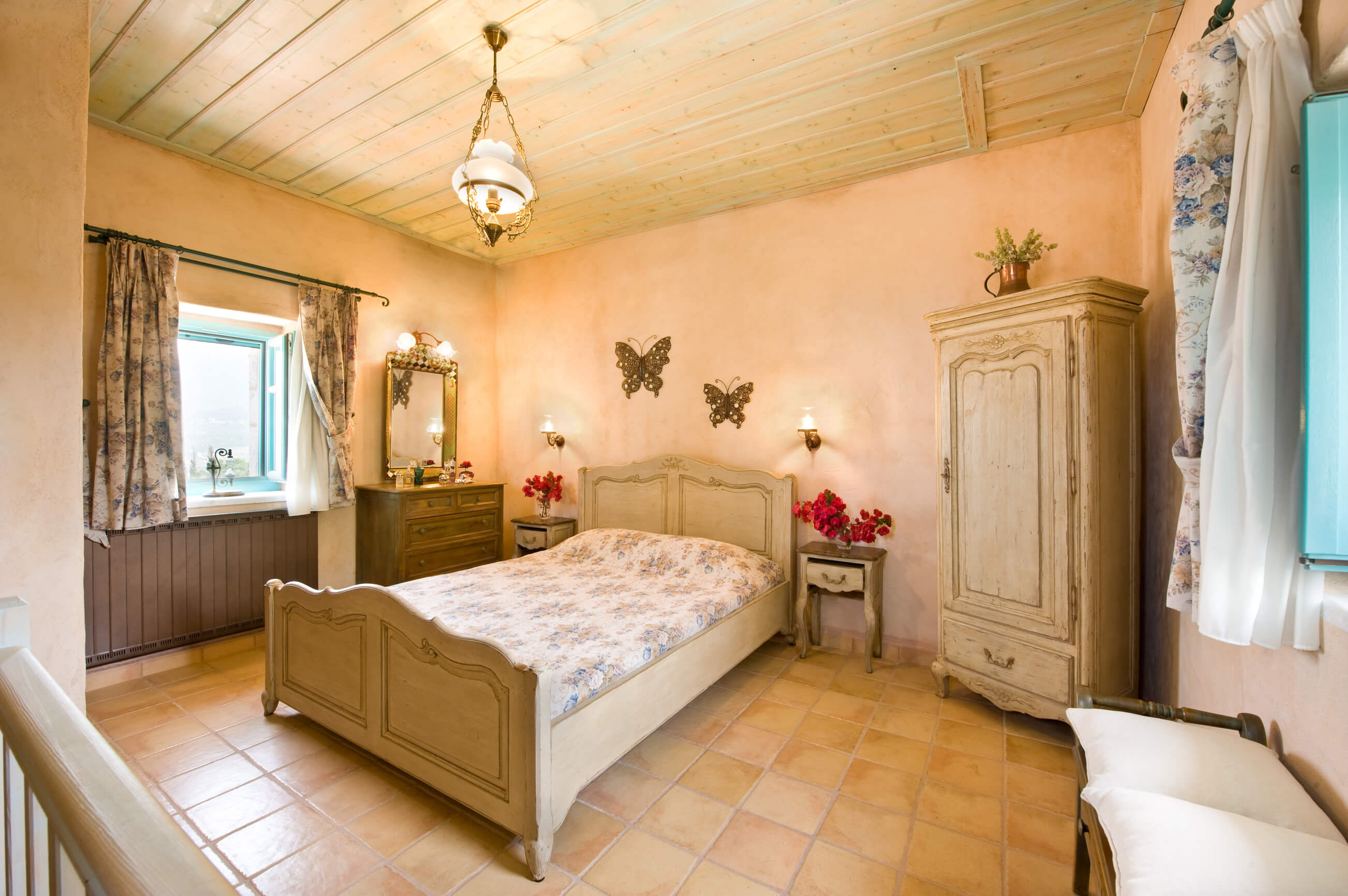 Two-Bedroom Apartment Split - Level with Sea View