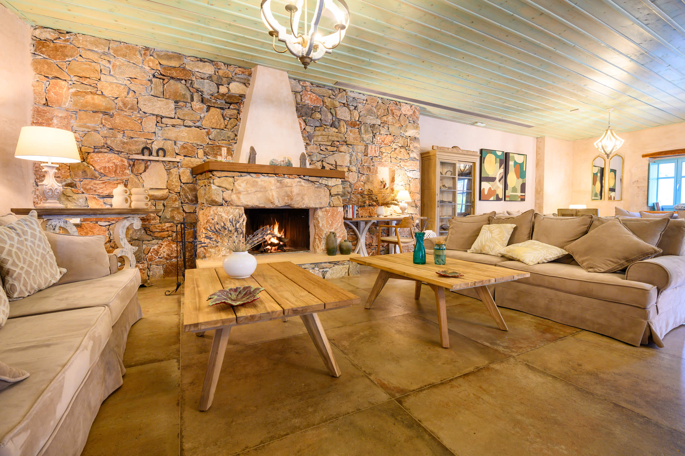 Pandora Hotel in Mani